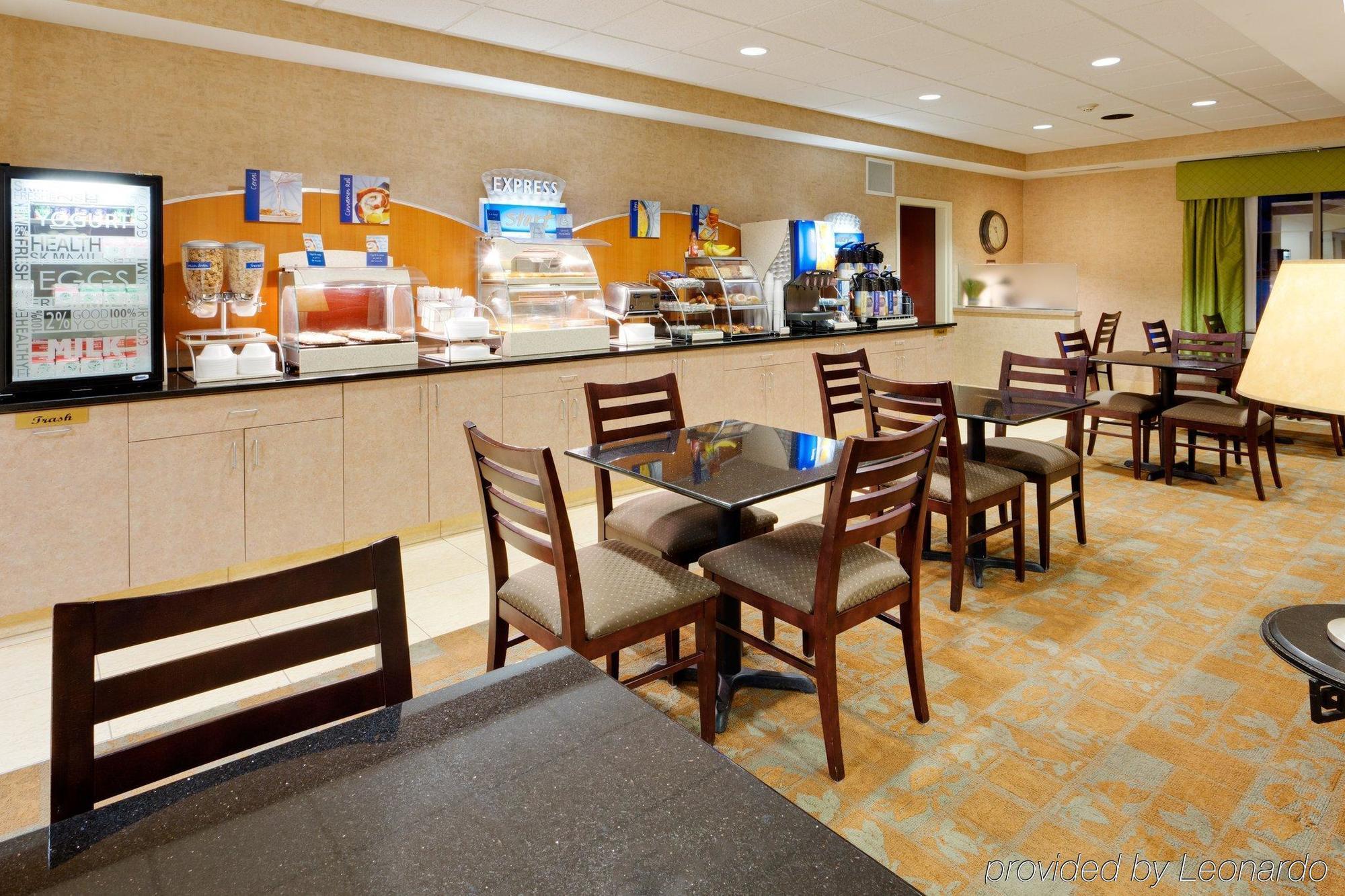 Holiday Inn Express Haskell-Wayne Area By Ihg Restaurant photo